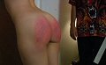 eine wohlverdientes Spanking auf den Nackten